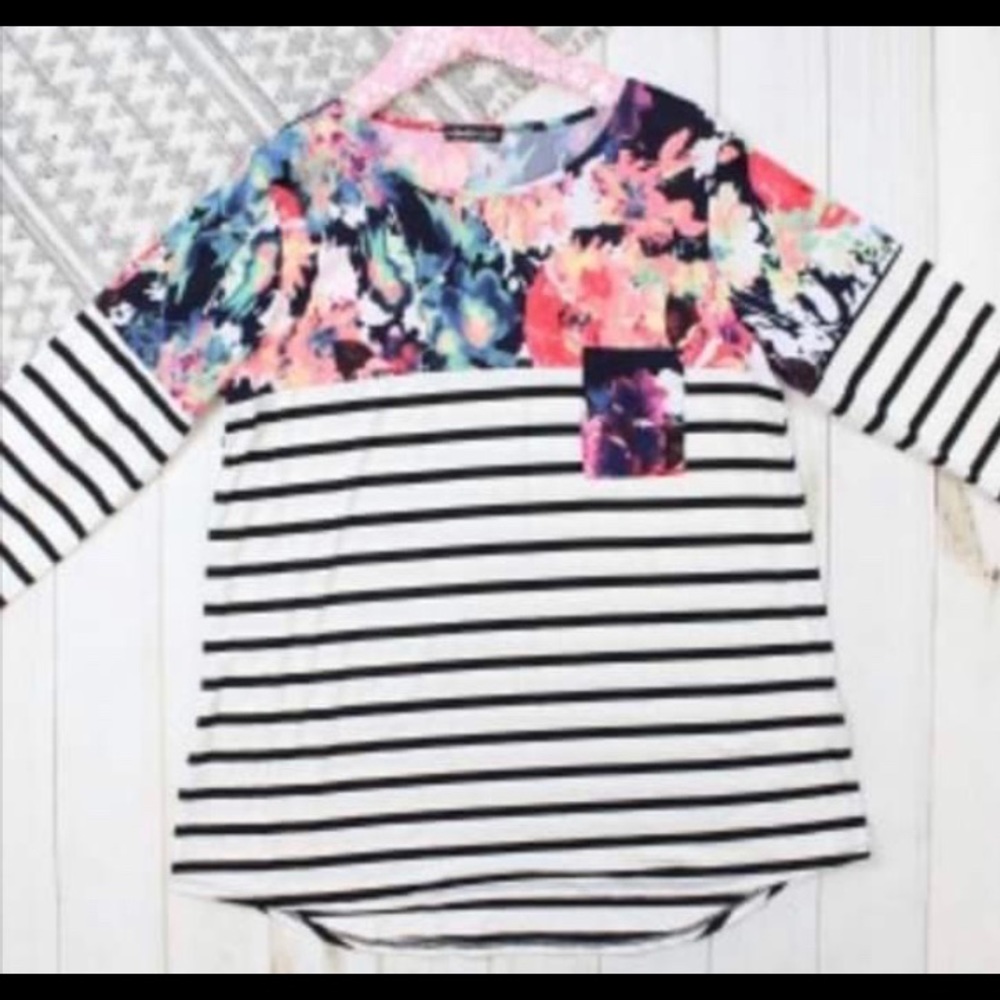 Hemish Floral Design Top